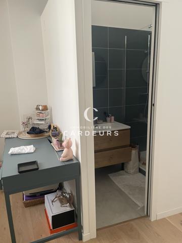 Appartement
                                                                                                                                                                                                                                                                                                                        3 pièce(s)                                                                                                                                                                                                          2 chambre(s)                                                                                                                                                                                                          83  m²