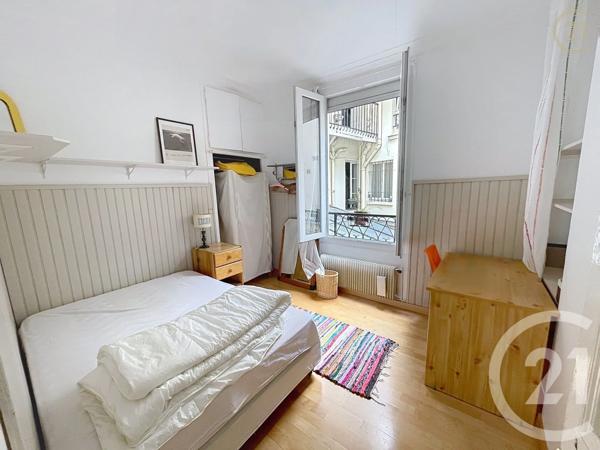 Appartement F4 à vendre  4 pièces - 67,64 m 2   PARIS  - 75009