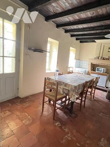 propriété à vendre de 28 hectares attenants à 12 min de LIBOURNE (33500) et 18 min de SAINT AND...