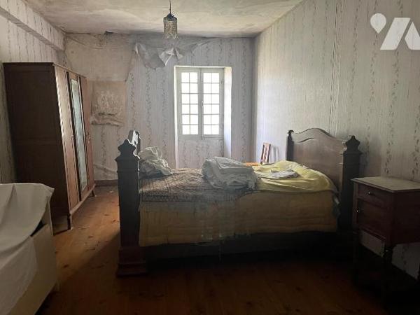 propriété à vendre de 28 hectares attenants à 12 min de LIBOURNE (33500) et 18 min de SAINT AND...