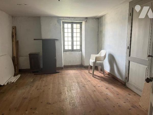 propriété à vendre de 28 hectares attenants à 12 min de LIBOURNE (33500) et 18 min de SAINT AND...