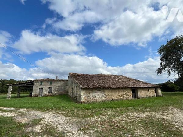 propriété à vendre de 28 hectares attenants à 12 min de LIBOURNE (33500) et 18 min de SAINT AND...