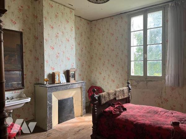 propriété à vendre de 28 hectares attenants à 12 min de LIBOURNE (33500) et 18 min de SAINT AND...