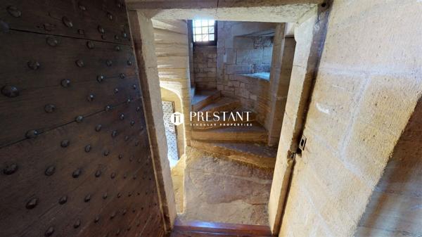 Château Renaissance en position dominante dans un village classé proche de Hautefort, BRIVE LA GAILLARDE