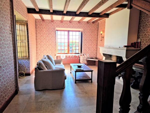 Château Renaissance en position dominante dans un village classé proche de Hautefort, BRIVE LA GAILLARDE