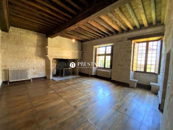 Château Renaissance en position dominante dans un village classé proche de Hautefort, BRIVE LA GAILLARDE