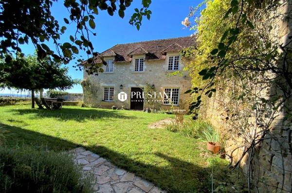Château Renaissance en position dominante dans un village classé proche de Hautefort, BRIVE LA GAILLARDE