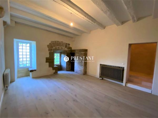 Château Renaissance en position dominante dans un village classé proche de Hautefort, BRIVE LA GAILLARDE