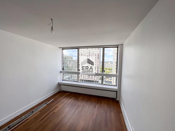 Appartement Paris 4 pièce(s) 123 m2 Avec parking