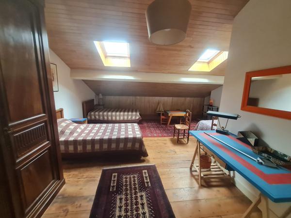 Maison 8 pièce(s) 6 chambre(s) 280 m²