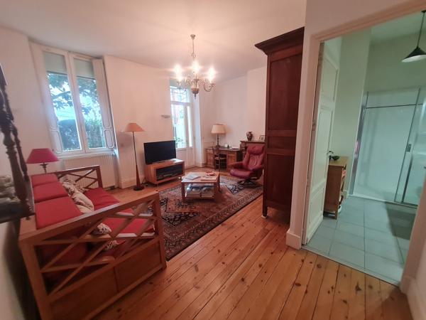 Maison 8 pièce(s) 6 chambre(s) 280 m²