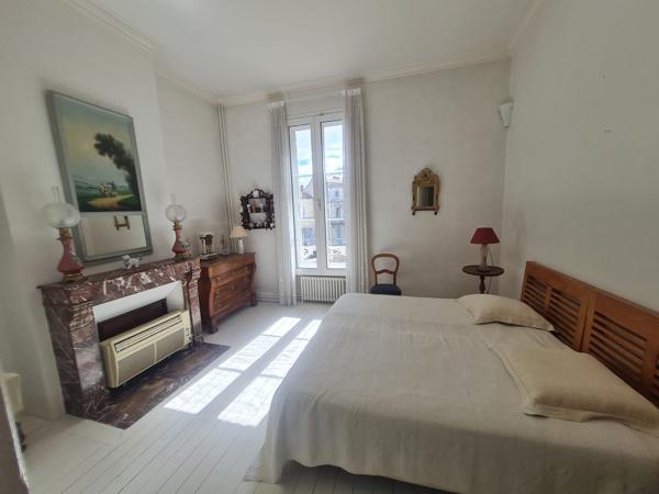 Maison 8 pièce(s) 6 chambre(s) 280 m²