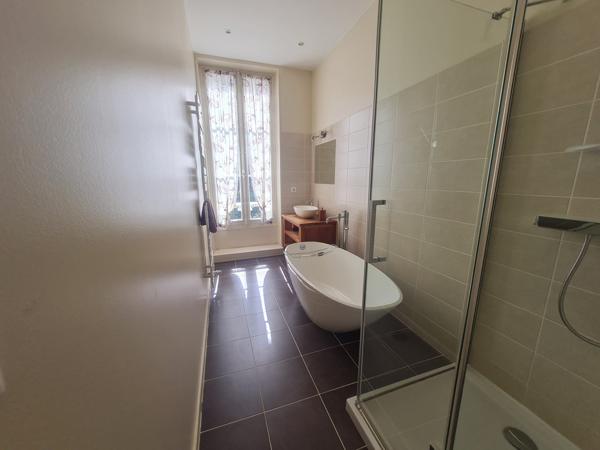 Maison 8 pièce(s) 6 chambre(s) 280 m²
