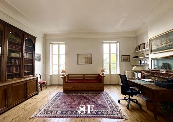 Maison 8 pièce(s) 6 chambre(s) 280 m²