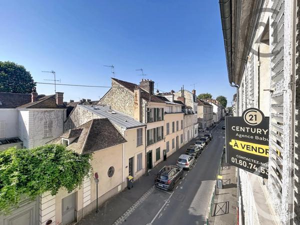 Appartement 5 Pieces à vendre  5 pièces - 108,72 m 2   FONTAINEBLEAU  - 77