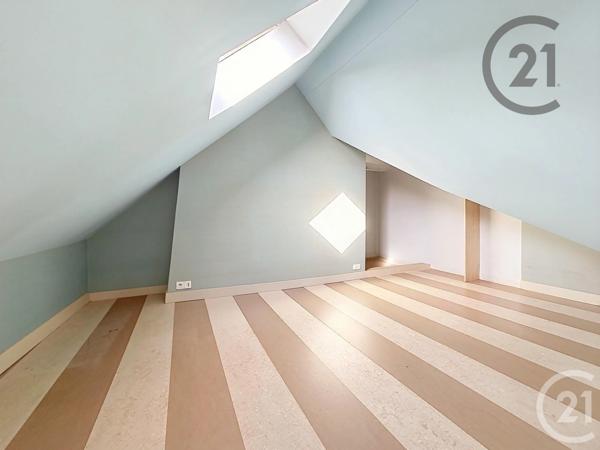 Appartement 5 Pieces à vendre  5 pièces - 108,72 m 2   FONTAINEBLEAU  - 77