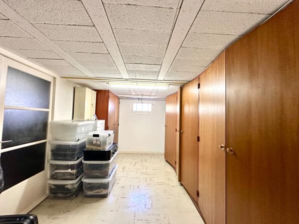 Marseille 9ème, Maison de 150m2 avec garage aménagé, dépendances et cuisine d'été.