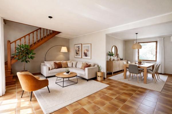 Marseille 9ème, Maison de 150m2 avec garage aménagé, dépendances et cuisine d'été.