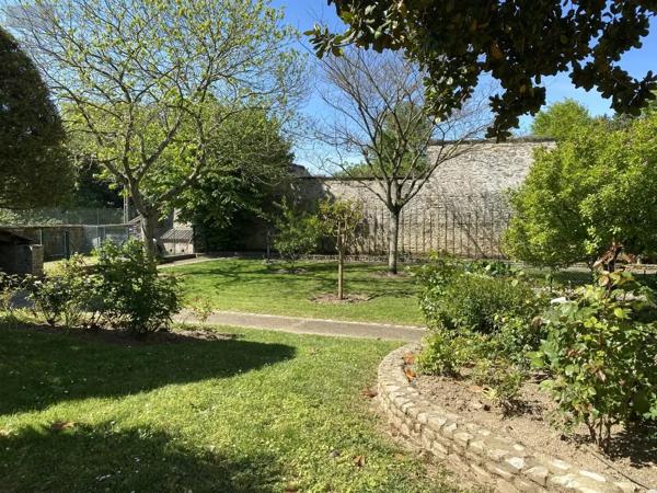 Achat - Maison Laval 53000 17 pièces 414 m 2 1654 m 2
