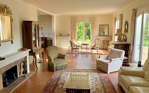 Maison à vendre    6 pièces •  Angoulême