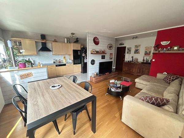 EXCLUSIVITÉ - BEL APPARTEMENT DE 3 PIECES A VENDRE A PLAISIR  - GARE DE PLAISIR GRIGNON