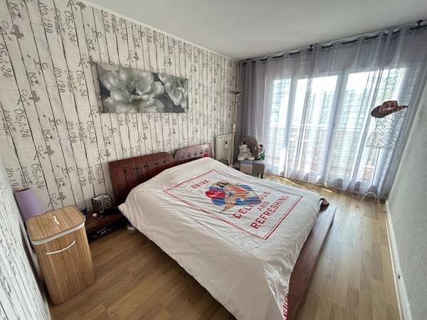 EXCLUSIVITÉ - BEL APPARTEMENT DE 3 PIECES A VENDRE A PLAISIR  - GARE DE PLAISIR GRIGNON