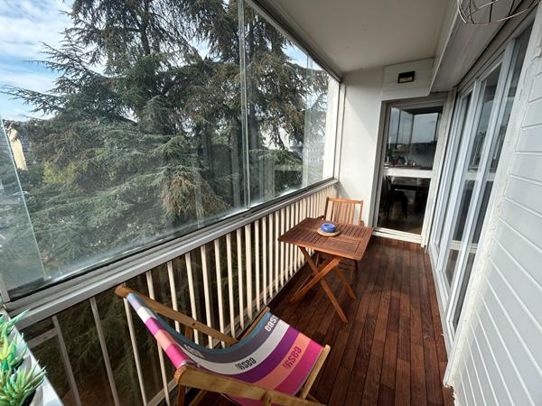 EXCLUSIVITÉ - BEL APPARTEMENT DE 3 PIECES A VENDRE A PLAISIR  - GARE DE PLAISIR GRIGNON
