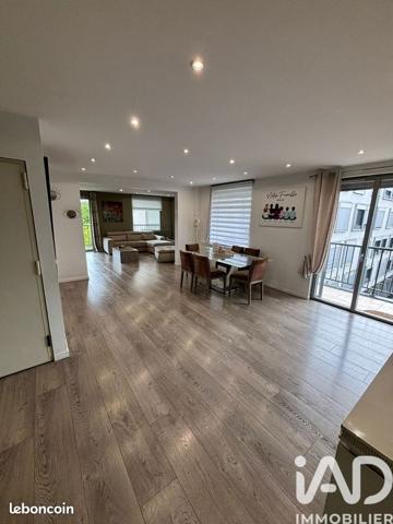 Location appartement 6 pièces 130 m² Massy