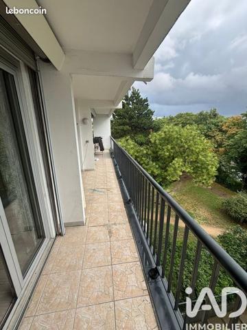 Location appartement 6 pièces 130 m² Massy
