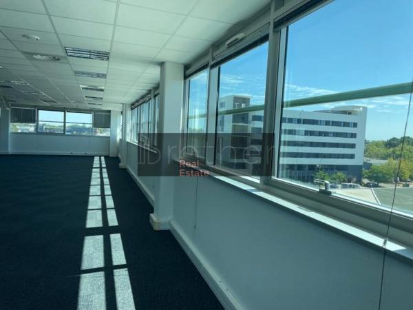 Bureau de 2950 m² à louer à Bordeaux Ouest-Merignac