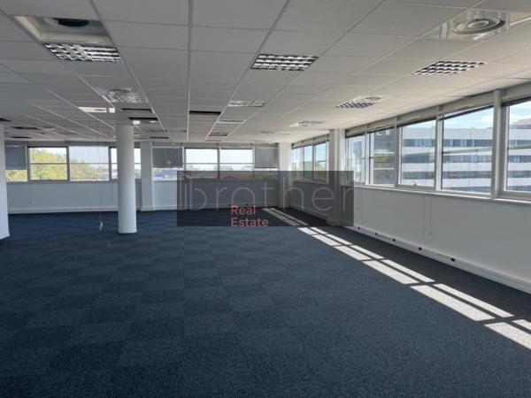 Bureau de 2950 m² à louer à Bordeaux Ouest-Merignac