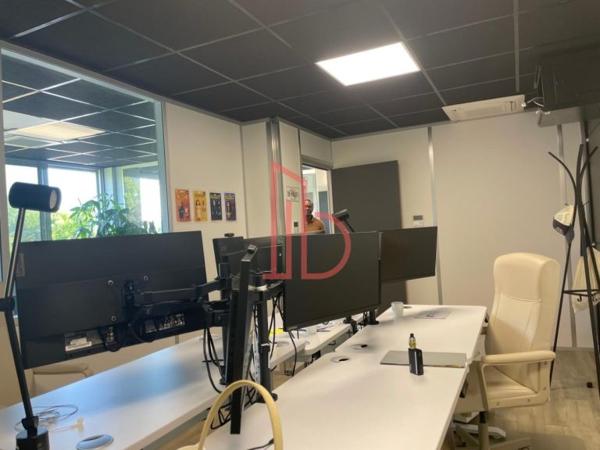 Bureau de 70 m² à vendre à Bordeaux Lac - Bruges