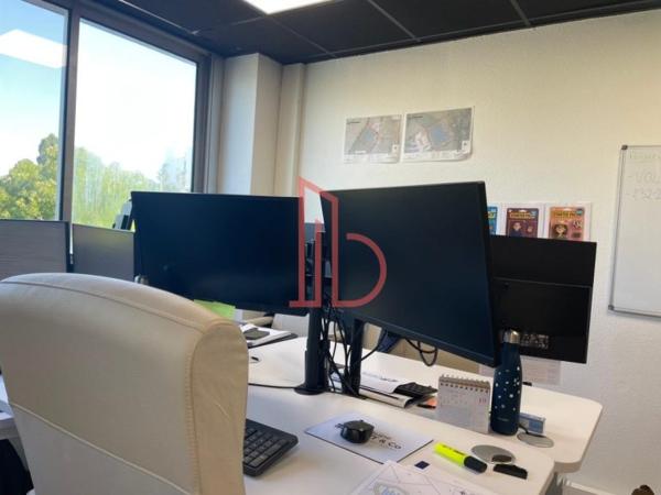 Bureau de 70 m² à vendre à Bordeaux Lac - Bruges
