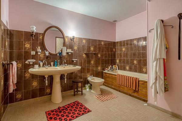 Ferme mitoyenne a renover