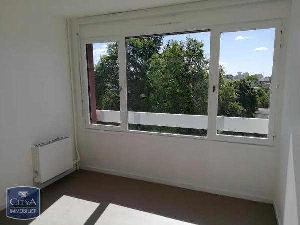 Appartement à louer 3 pièces 72.65m² Orléans (45000)