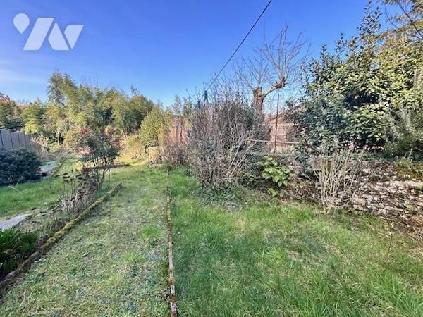 Centre de Saint Philbert De Grand Lieu, maison à rénover avec Jardin