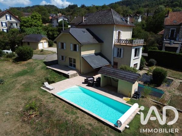 Maison à vendre 10 pièces 249 m² La Bridoire