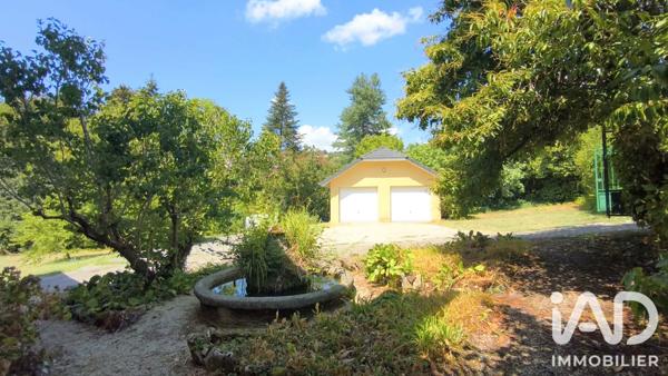 Maison à vendre 10 pièces 249 m² La Bridoire