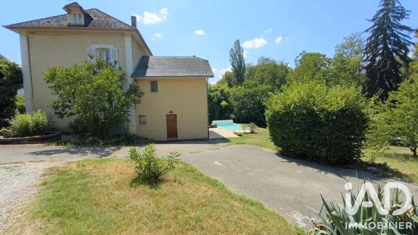 Maison à vendre 10 pièces 249 m² La Bridoire