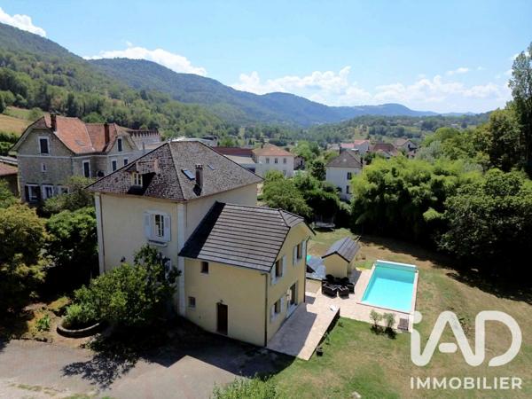 Maison à vendre 10 pièces 249 m² La Bridoire