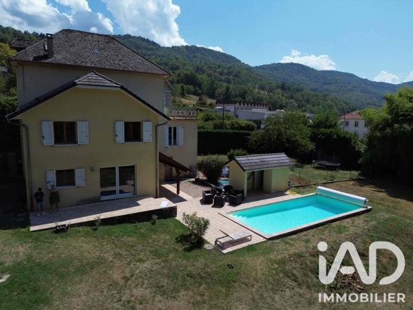 Maison à vendre 10 pièces 249 m² La Bridoire