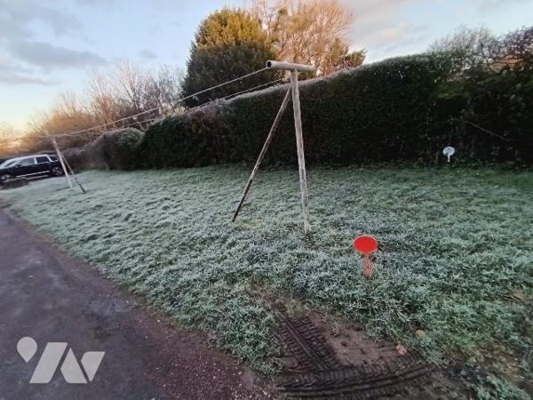 ensemble de deux maisons louées