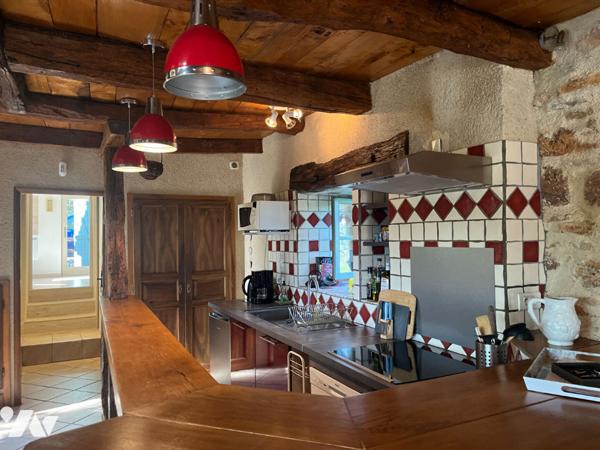 Charmante maison en pierre avec piscine