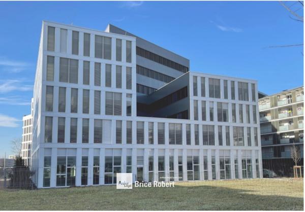 Bureaux à louer neufs avec jardin privatif à Vaulx-en-Velin Carré de Soie