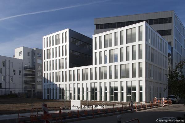 Bureaux à louer neufs avec jardin privatif à Vaulx-en-Velin Carré de Soie
