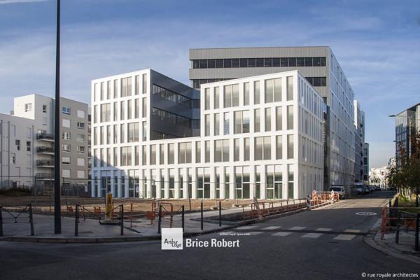 Bureaux à louer neufs avec jardin privatif à Vaulx-en-Velin Carré de Soie