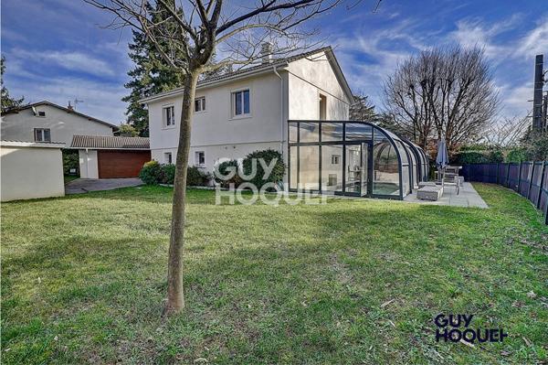 MAISON FAMILIALE DE CHARME AVEC PISCINE CHAUFFEE - ENVIRONNEMENT PRIVILEGIE A CAILLOUX-SUR-FONTAINES
