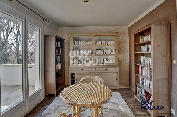 MAISON FAMILIALE DE CHARME AVEC PISCINE CHAUFFEE - ENVIRONNEMENT PRIVILEGIE A CAILLOUX-SUR-FONTAINES