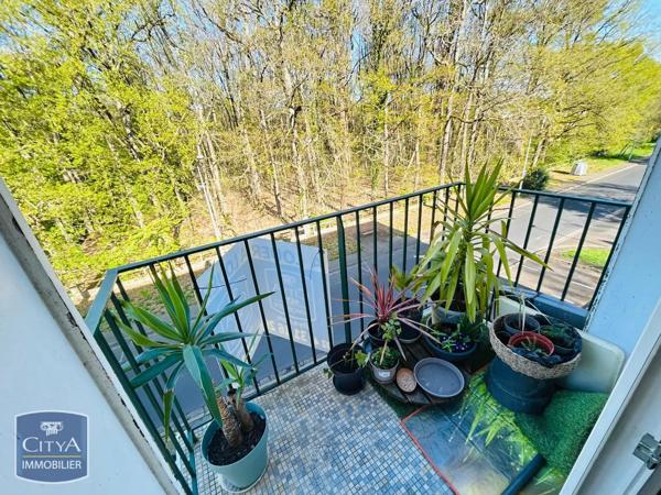 Appartement à louer 3 pièces 62.25m² Tours (37200)