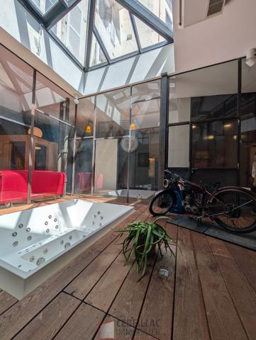 Exceptionnel loft d'architecte avec terrasse et place de parking